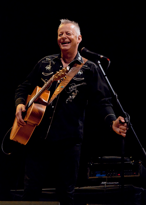 Tommy Emmanuel at concert